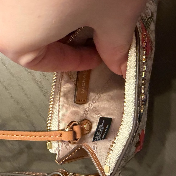 Michael Kors New Card Coin Purse with Wristlet - Picture 6 of 8